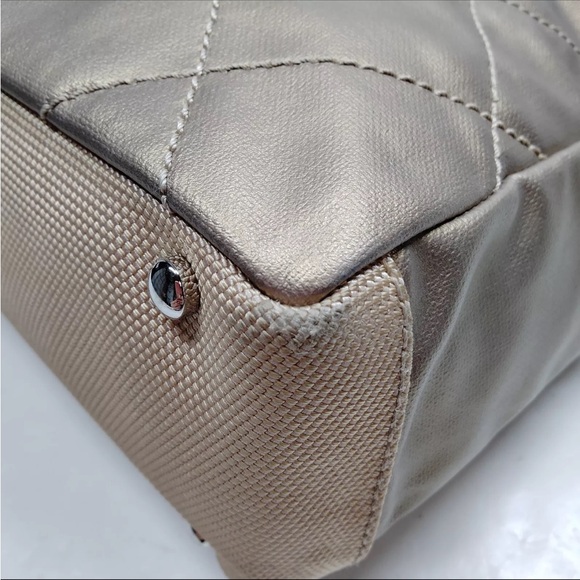 🔥CHANEL🔥Gold Quilted Coated Canvas Paris-Biarritz Petite Shopping Tote B… - Picture 9 of 17